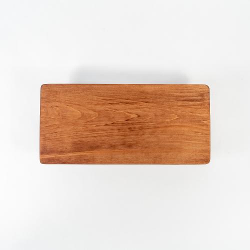 Деревянная сервировочная  доска для подачи блюд и закусок из древесины кедра RD15