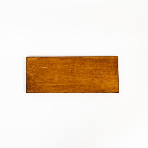 Деревянная разделочная доска из цельного куска древесины сибирского кедра для сыра с гравировкой "Мышонок с сыром" RD26