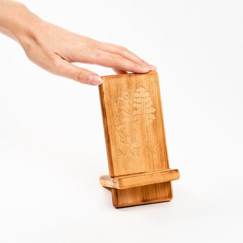 Подставка под телефон из древесины сибирского кедра с гравировкой "АЛТАЙ".TS2 