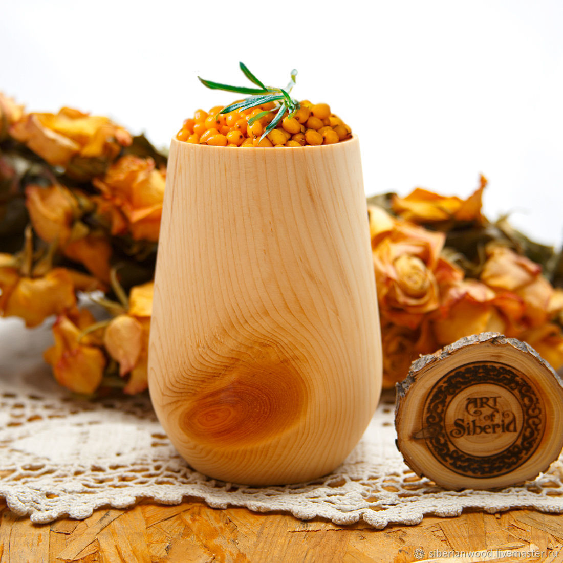 Деревянный стакан из древесины сибирского кедра для напитков. C18