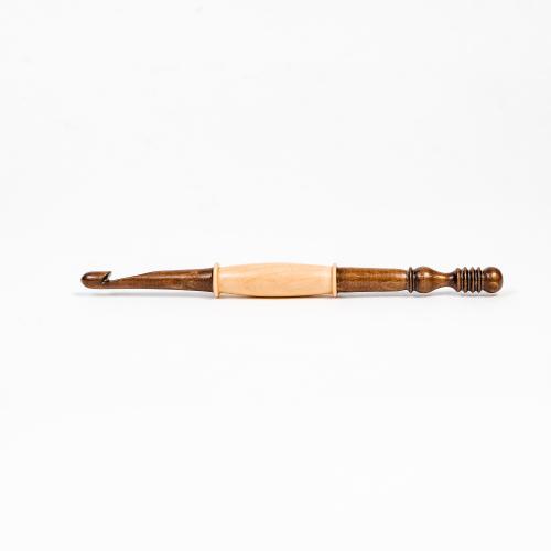 Деревянный крючок для вязания из кедра 7 мм. K299