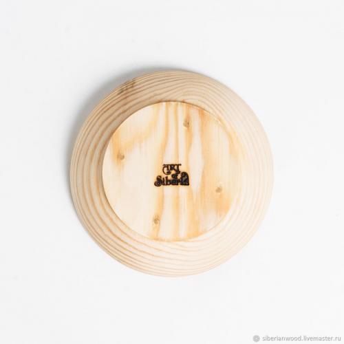 Деревянная подставка - блюдце для яйца с солонкой из древесины кедра. ES11
