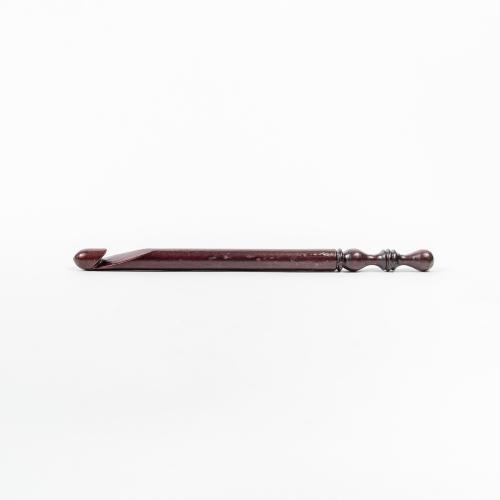 Деревянный крючок для вязания из кедра 10 мм. K290