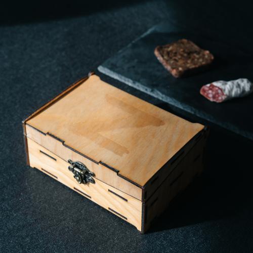 Подарочный деревянный короб для рюмок (стопок). PK49
