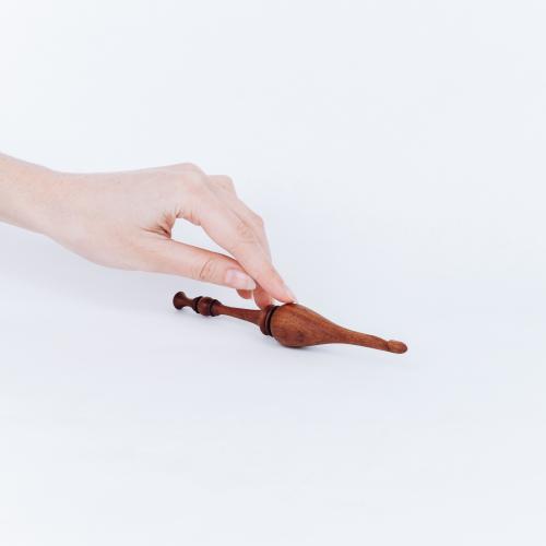 Крючок для вязания из натурального дерева бубинго размер 7 мм. K179
