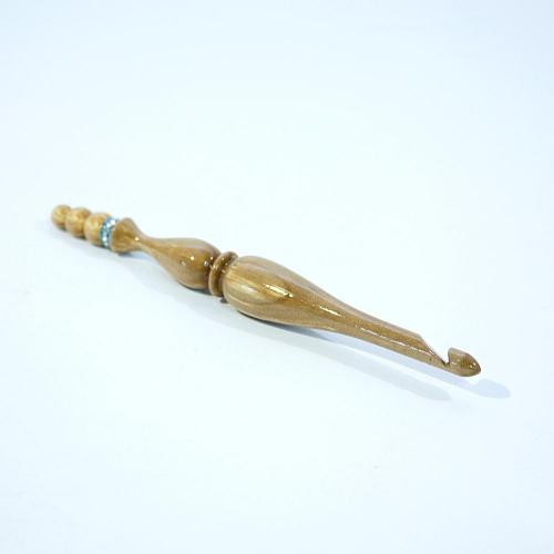 Деревянный крючок для вязания из древесины рябины 8 мм. K105