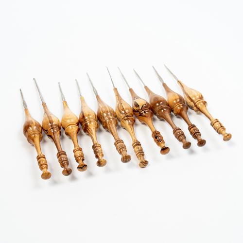 Набор железных крючков для вязания с деревянной ручкой (10 шт). KN20