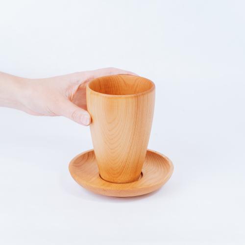 Чайная чашка деревянная c блюдцем из дерева Сибирский кедр NC24