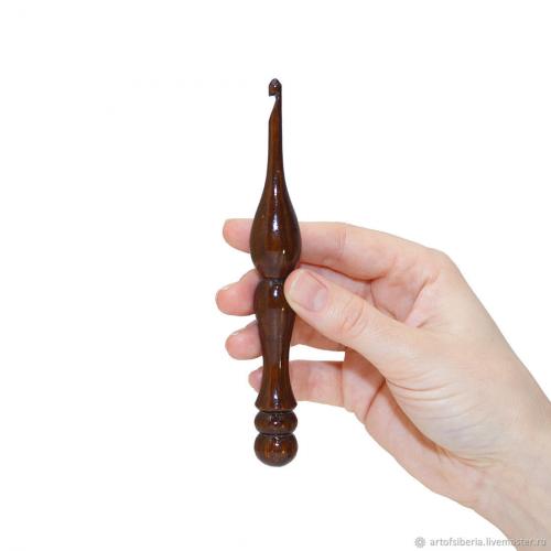 Деревянный крючок для вязания из древесины кедра 5 мм. K84