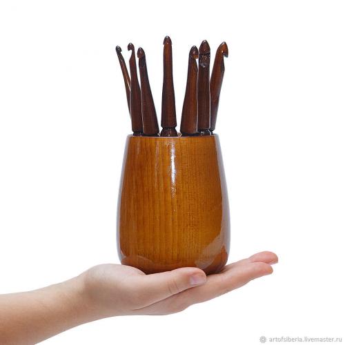Набор деревянных крючок для вязания из кедра с вазой. (набор 7шт 4-10мм  + ваза). KN2