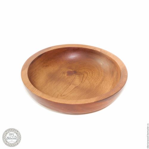 Деревянная тарелка из древесины сибирского кедра 22 см.T41