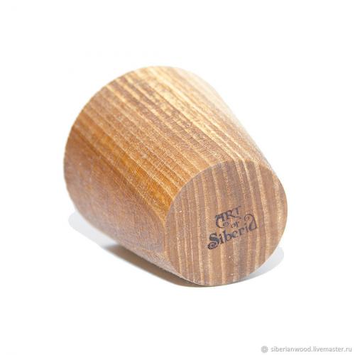 Деревянная текстурированная рюмка (стопка, шот) из древесины сибирский вяз. R11