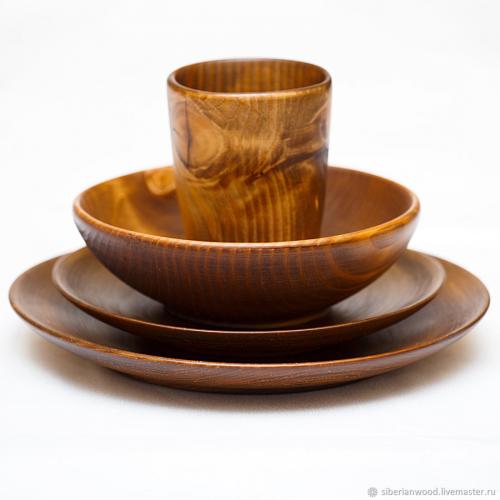 Набор деревянных тарелок и стакан из сибирской пихты  (4пр) TN33