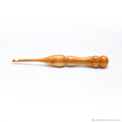 Деревянный крючок для вязания из древесины яблони 4,5 мм. K39
