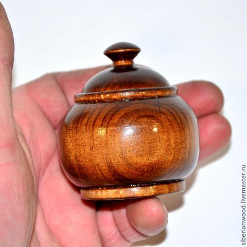 Малая деревянная кубышка (бочонок) с крышкой из сибирского кедра K17
