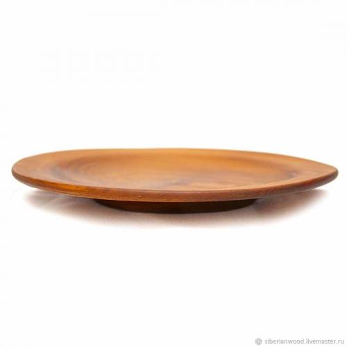 Деревянная плоская тарелка из древесины кедра 220 мм. T56