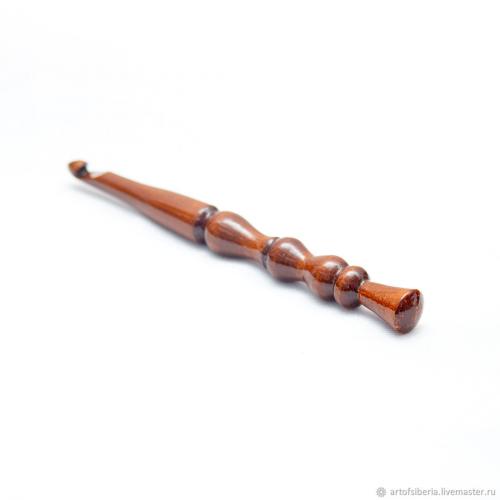 Деревянный крючок для вязания из древесины кедра 8мм. K29