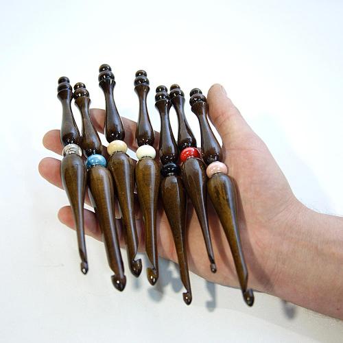 Набор деревянных крючок для вязания из кедра (7шт 4-10 мм ). KN13
