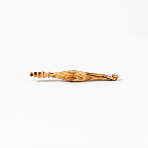 Деревянный крючок для вязания из древесины кедра 11 мм.  K258