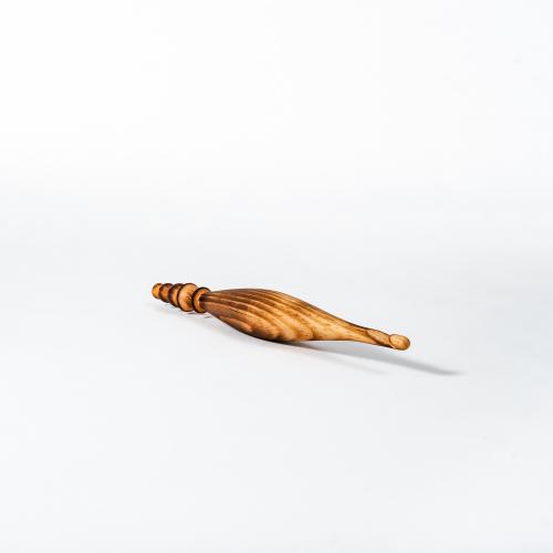 Деревянный крючок для вязания из древесины кедра 6 мм.  K266