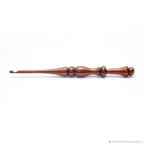 Крючок для вязания из дерева сибирский кедр 4 мм.  K32