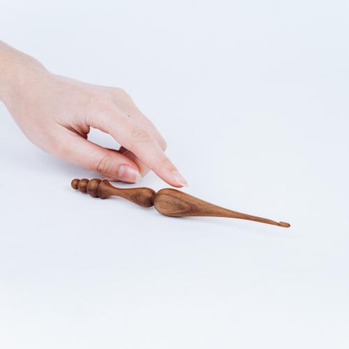 Деревянный крючок для вязания из древесины рябины 3 мм. K212