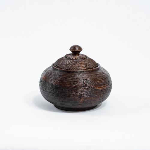 Текстурированная деревянная кубышка (бочонок) с крышкой из сосны K39