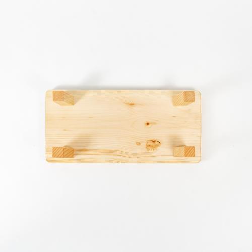 Деревянная сервировочная  доска для подачи блюд и закусок из древесины кедра RD16