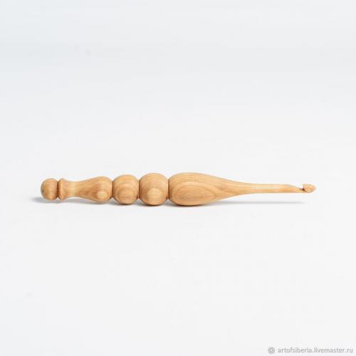 Деревянный крючок для вязания из древесины березы 5.5 мм. K75