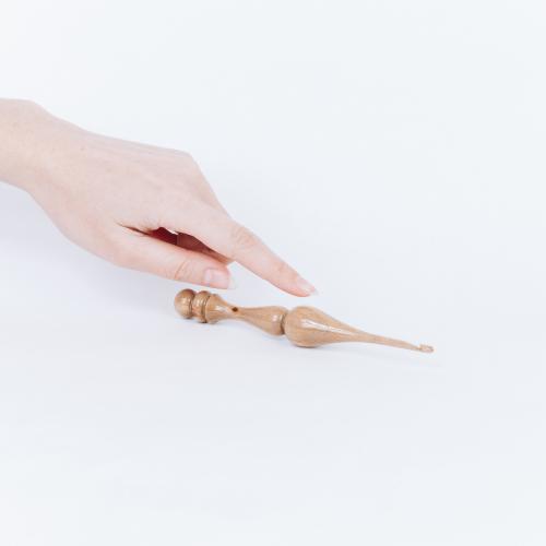Деревянный крючок для вязания из древесины вяза 4 мм.  K236