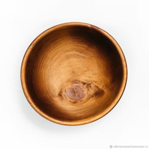 Глубокая деревянная тарелка из древесины сибирского кедра 180 мм.T96