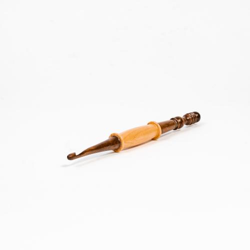 Деревянный крючок для вязания из кедра 4.5 мм. K303