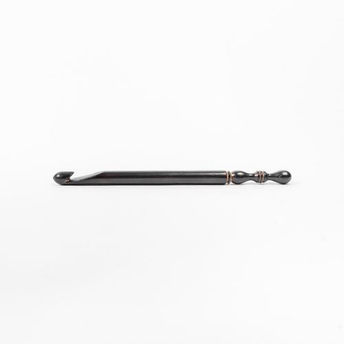Деревянный крючок для вязания из кедра 10 мм. K285