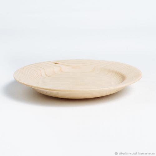 Деревянная тарелка-блюдце из сибирского кедра 19 см. T78