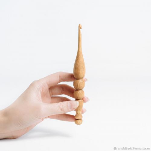 Деревянный крючок для вязания из древесины березы 5.5 мм. K75