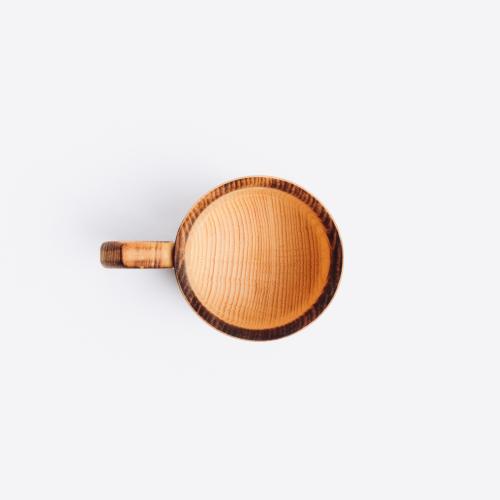 Деревянная большая кружка  с ручкой  из цельного куска древесины кедра для чая, пива и других напитков. C55