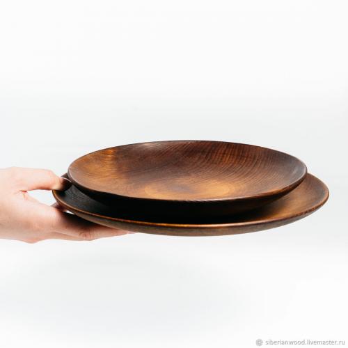 Набор деревянных плоских тарелок из сибирского кедра 2 шт. TN45