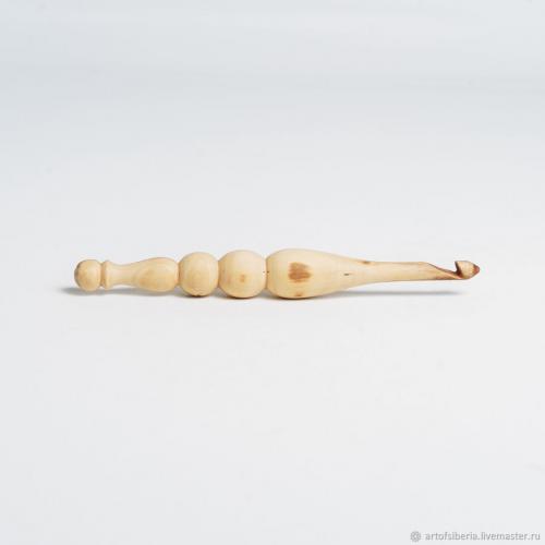 Деревянный крючок для вязания из древесины яблони 8 мм. K79
