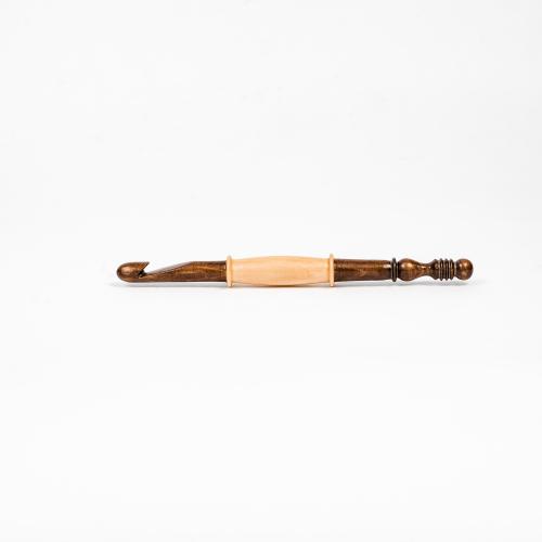 Деревянный крючок для вязания из кедра 10 мм. K296