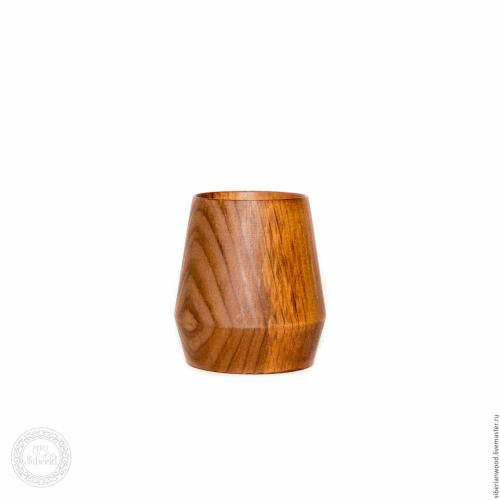 Деревянный стакан из древесины сосны.C3