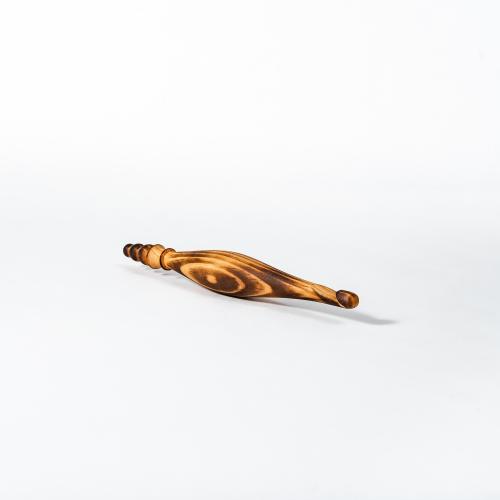Деревянный крючок для вязания из древесины кедра 8 мм.  K262