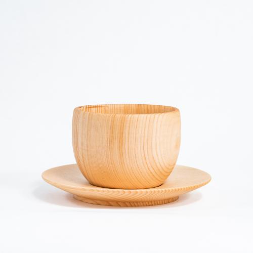 Чайная чашка деревянная c блюдцем из дерева cибирский кедр NC31