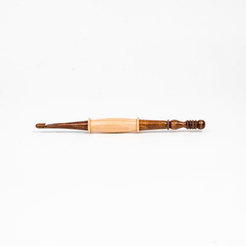 Деревянный крючок для вязания из кедра 5.5 мм. K301