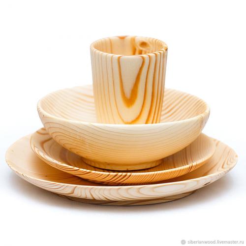 Набор деревянных тарелок и стакан из сибирской пихты  (4пр) TN35