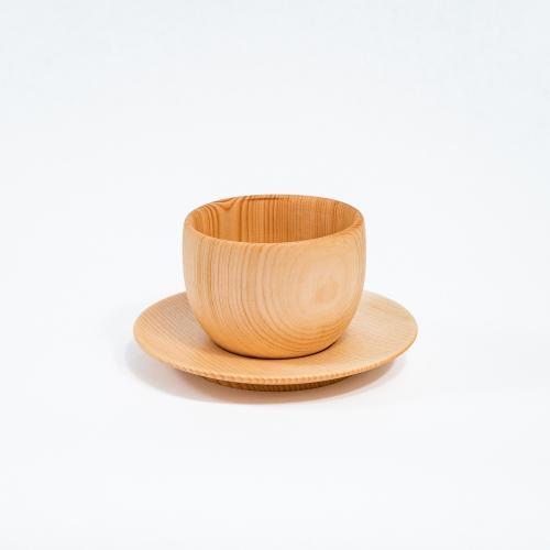 Чайная чашка деревянная c блюдцем из дерева cибирский кедр NC31
