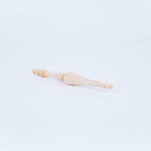 Деревянный крючок для вязания из сибирского кедра 9 мм. K192