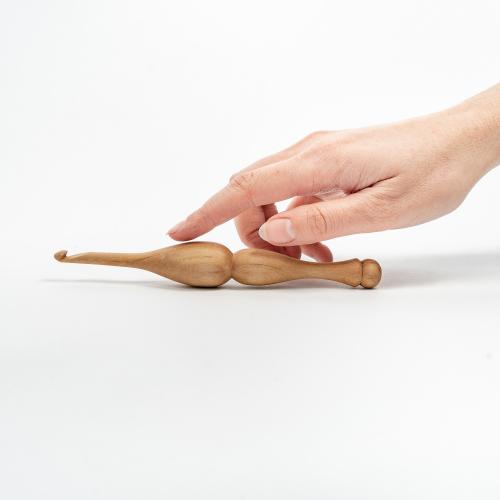 Деревянный крючок для вязания из древесины вяза 5.5 мм. K276