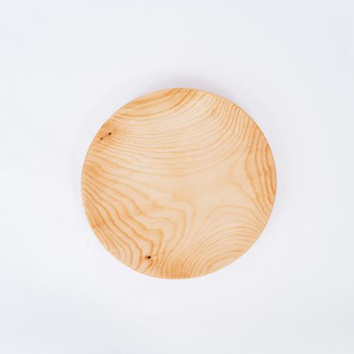Деревянная плоская тарелка из дерева сибирский кедр 250 мм. T131
