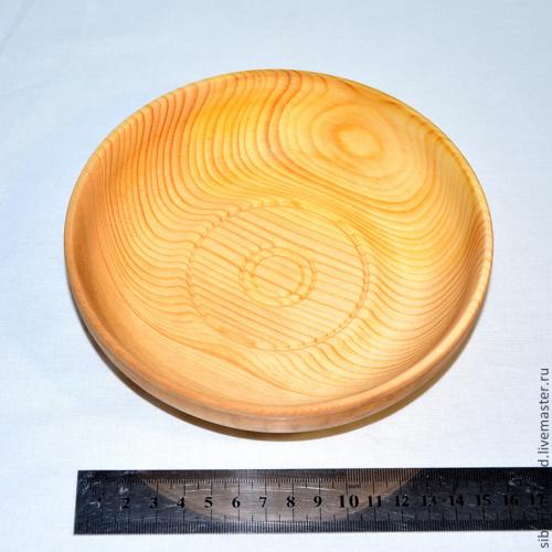 Деревянная тарелка из древесины сибирского кедра 16 см. T9